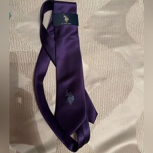 Brand new tie